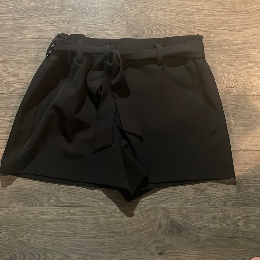 NWOT Apt. 9 Black Shorts w/ tie belt